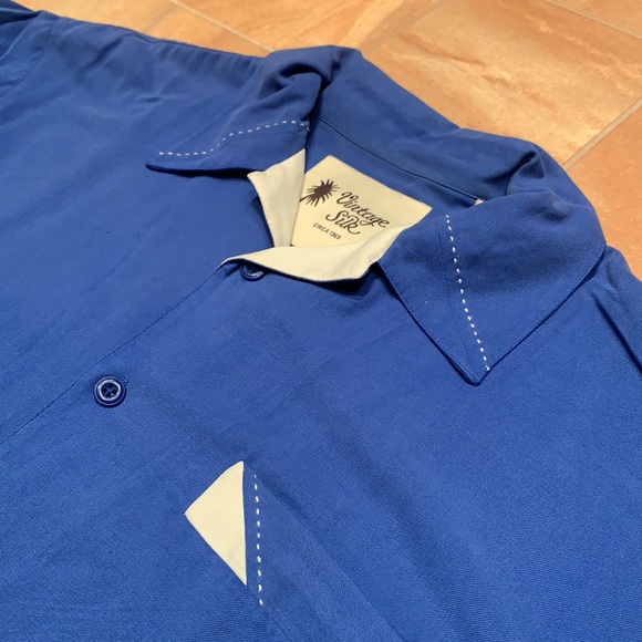 Vintage Men's Blue Silk Button Down Short Sleeve Shirt - Picture 3 of 3